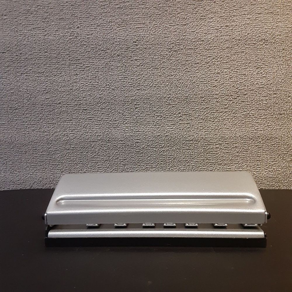 Franklin Covey 7 hole punch machine Silver 2443